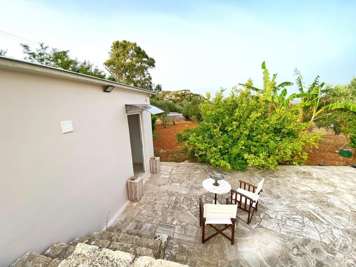 Korakiaí Mg Cozy Garden View Studio מראה חיצוני תמונה