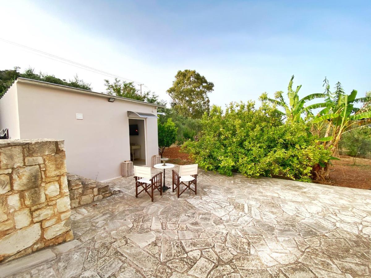 Korakiaí Mg Cozy Garden View Studio מראה חיצוני תמונה