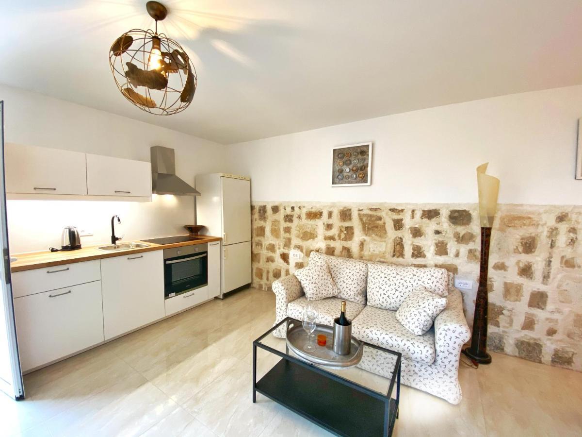 Korakiaí Mg Cozy Garden View Studio מראה חיצוני תמונה