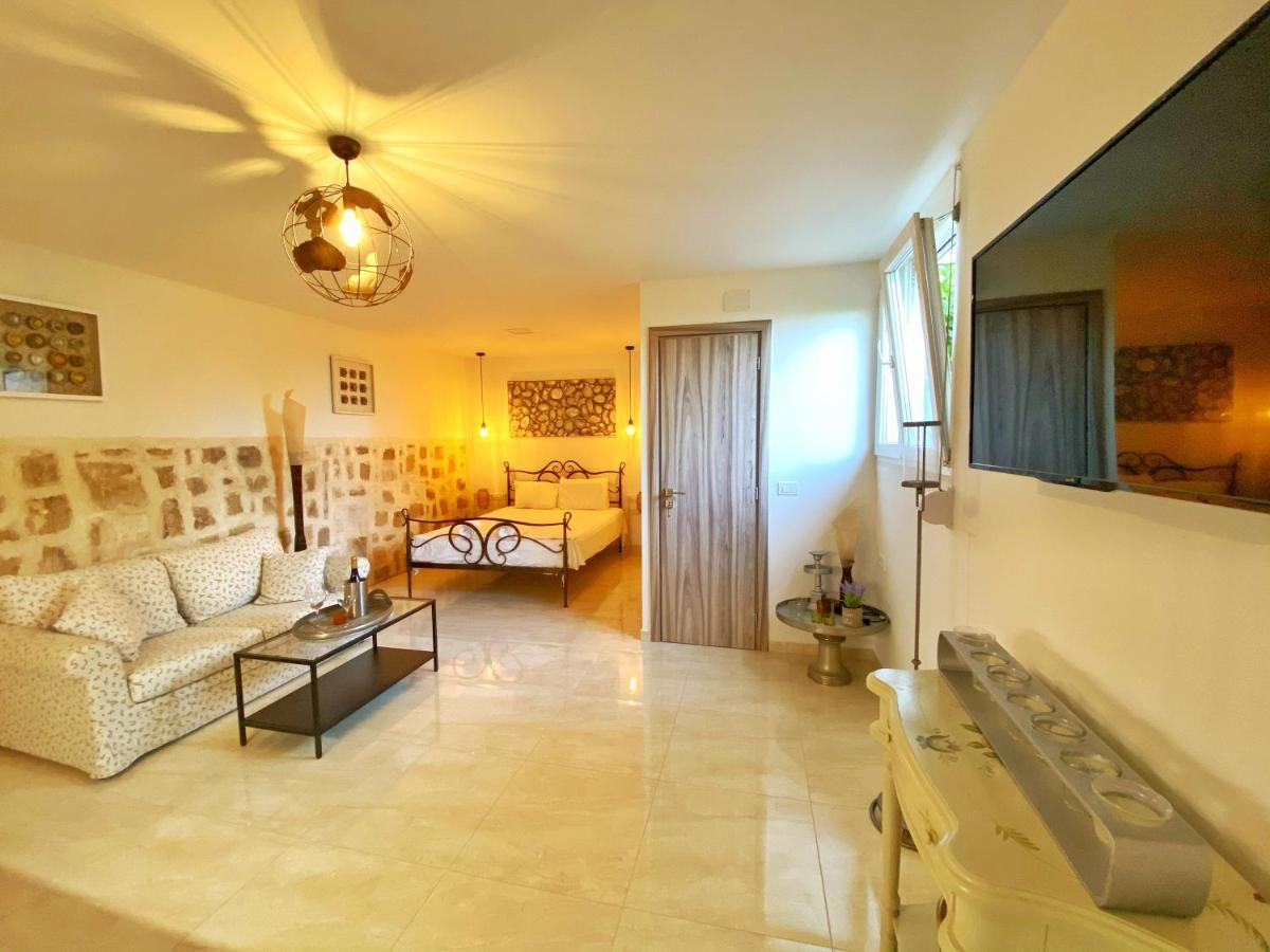 Korakiaí Mg Cozy Garden View Studio מראה חיצוני תמונה
